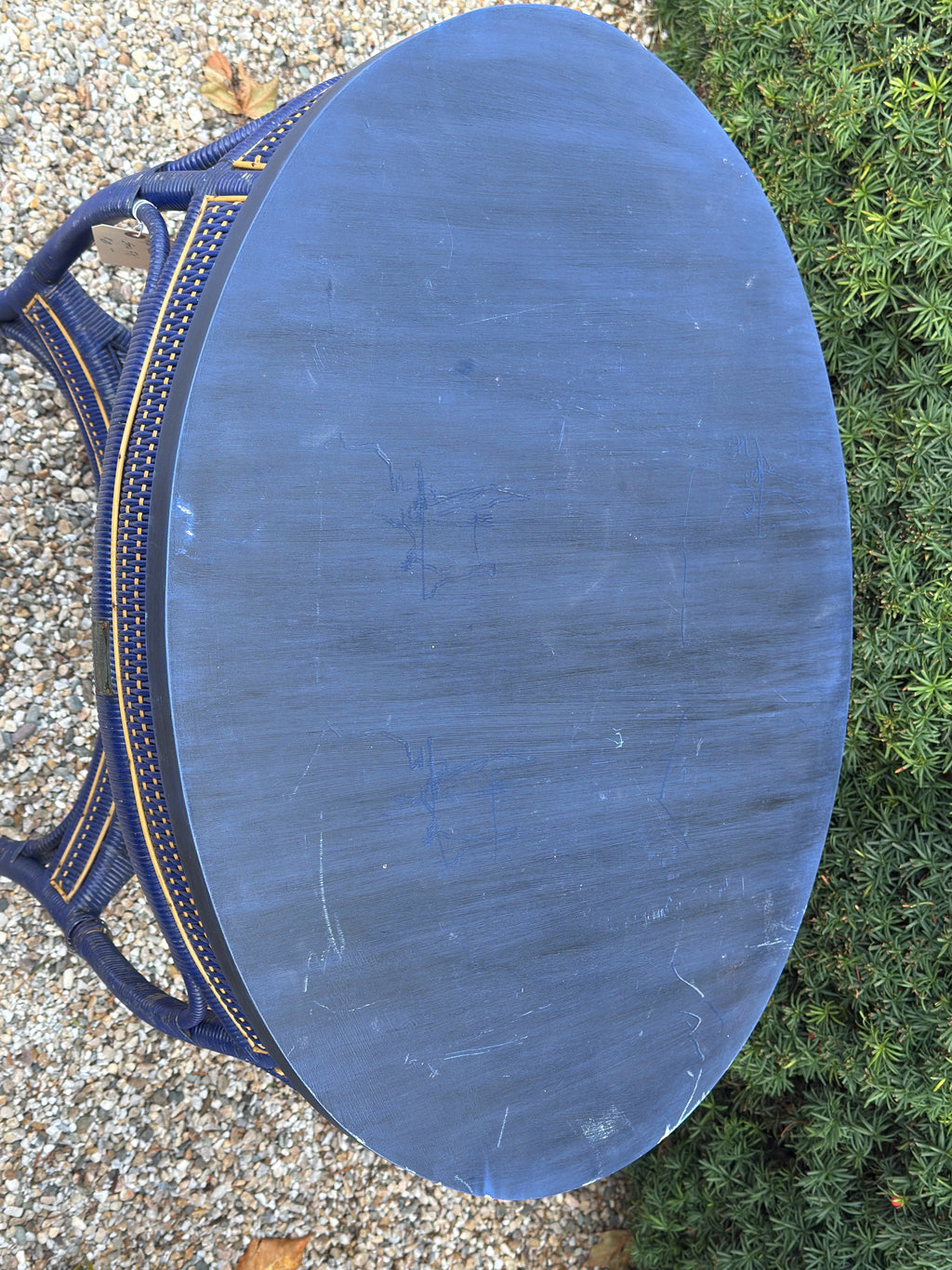 OVAL TABLE