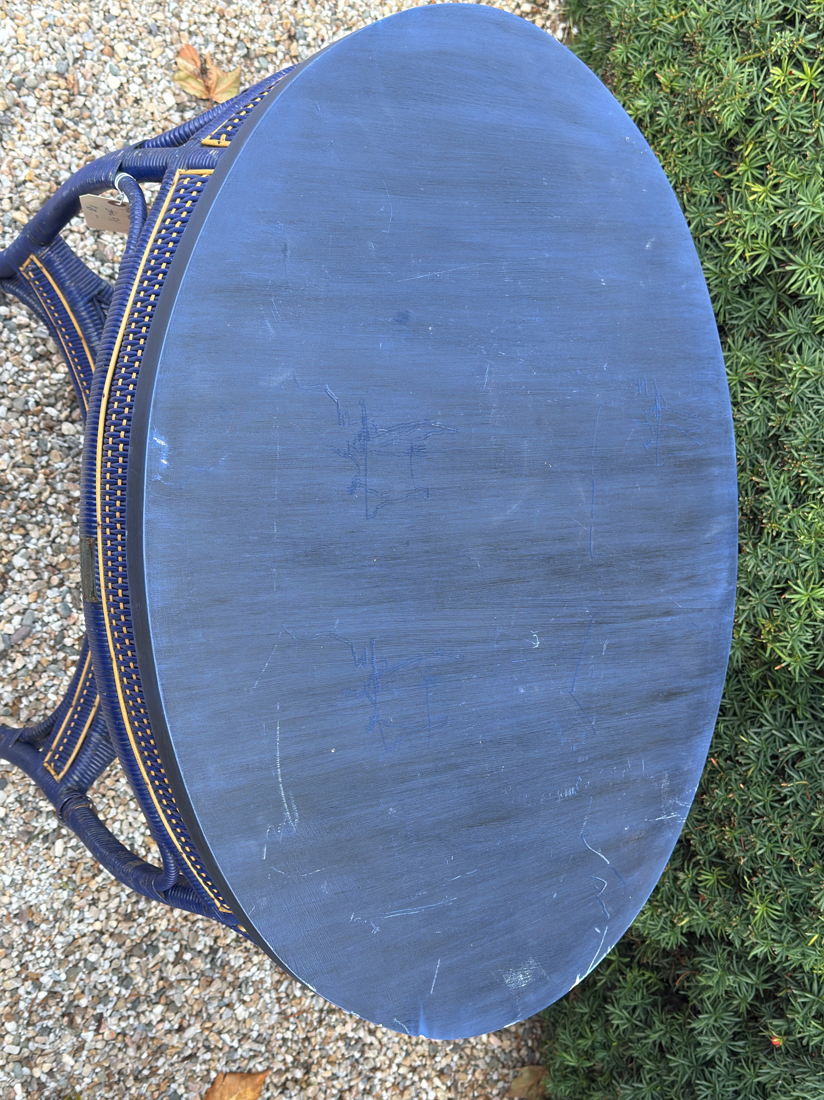 OVAL TABLE